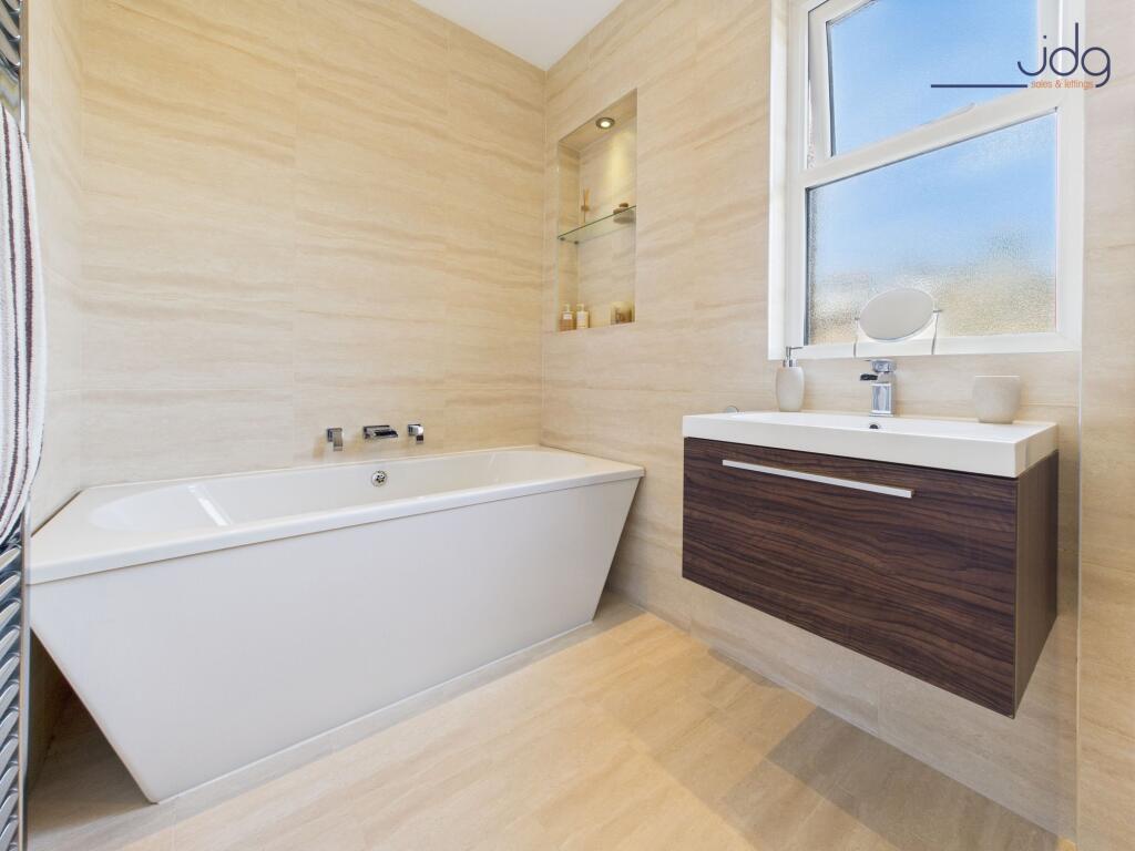 Four piece family bathroom