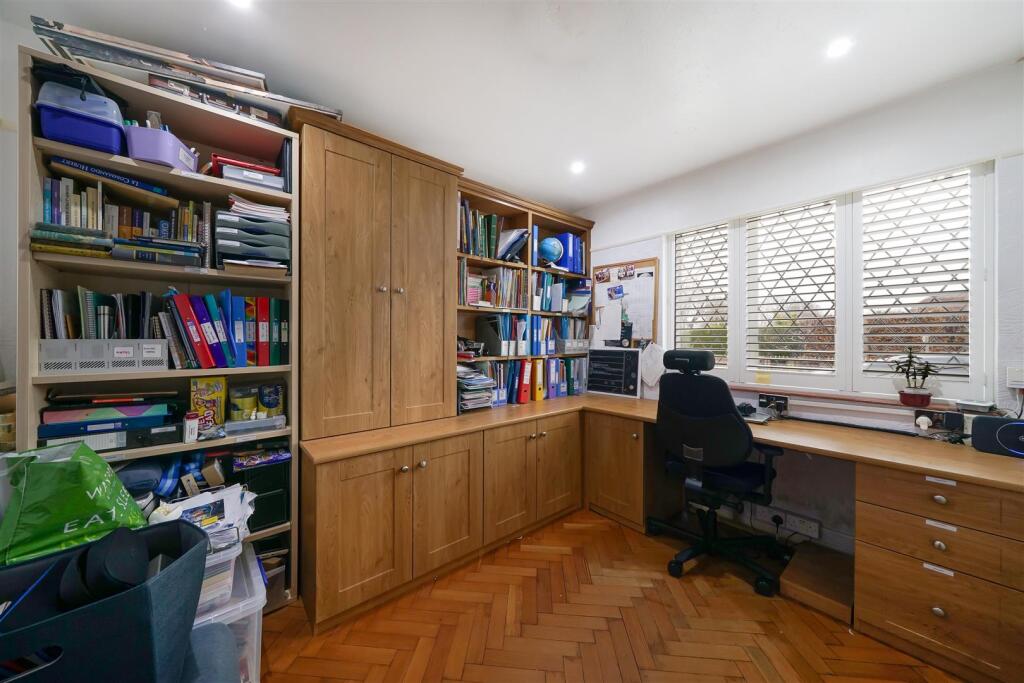 Banstead Road - rUMUVfidsV7GdjV8r6vz.jpg