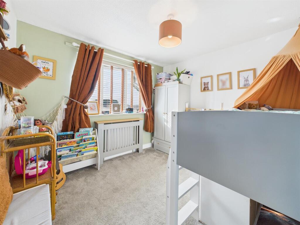 Bedroom: