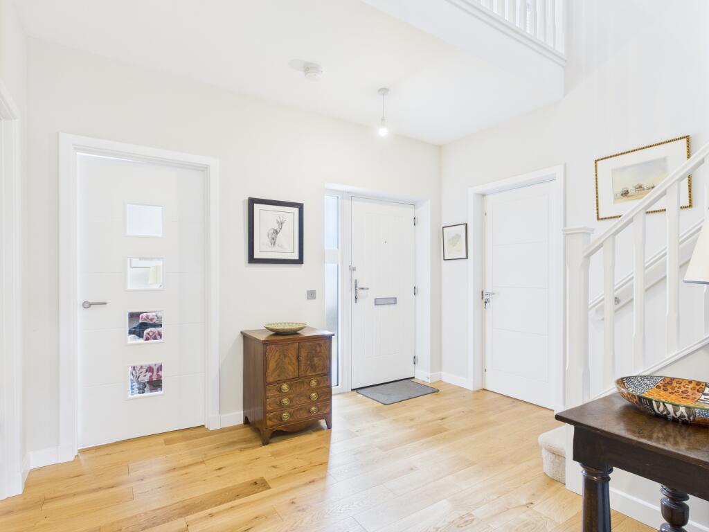 CAM03481G0-PR0111-STILL001