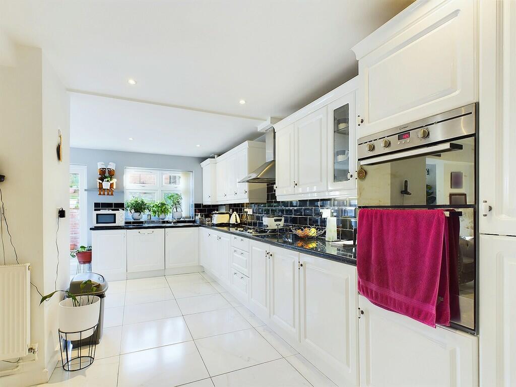 CAM03582G0-PR0049...