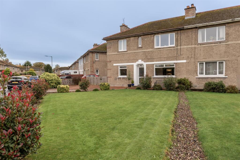 68 Balvaird Place-12.jpg