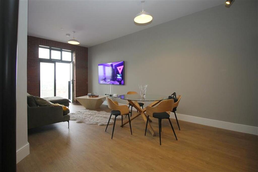 Lounge / Kitchen