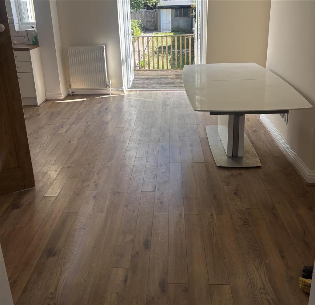 51M 4 - Dining Garden 2.jpg