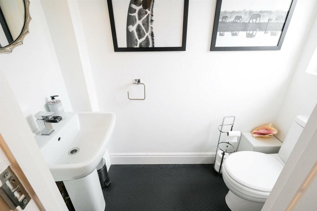 103 Chingford Avenue-17_resized.jpg