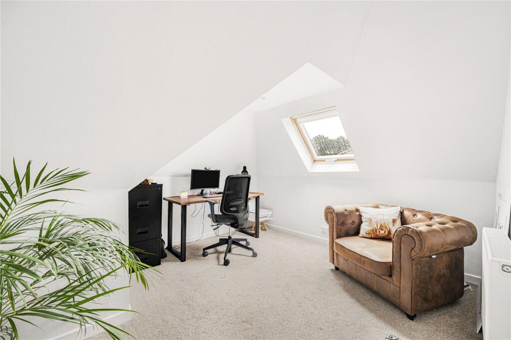 Bedroom 5/Study