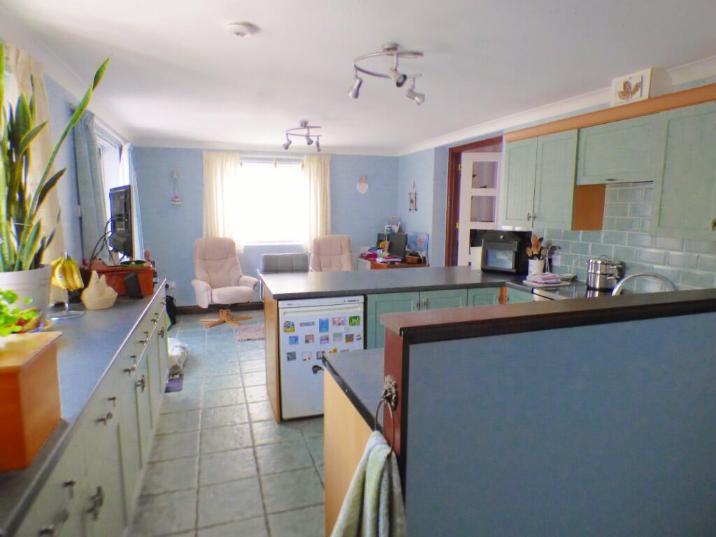 Living Kitchen/Break