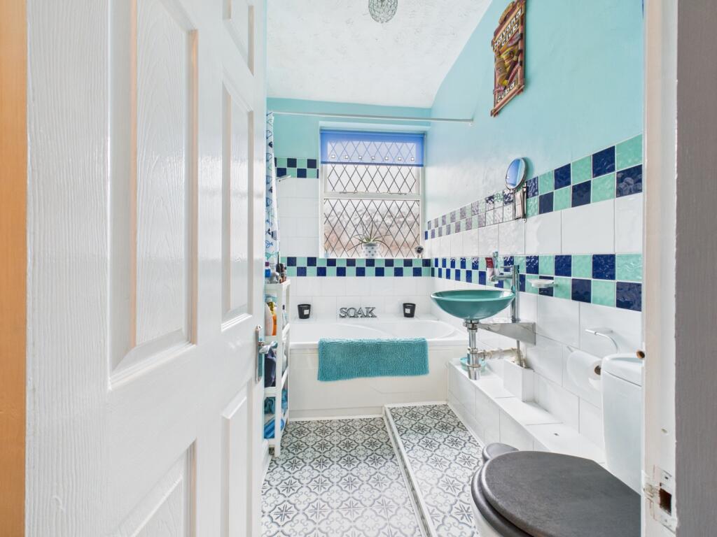 CAM03729G0-PR0019-STILL017