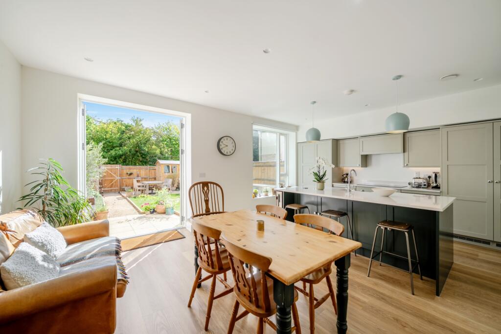 1336356-10-689dac871a009