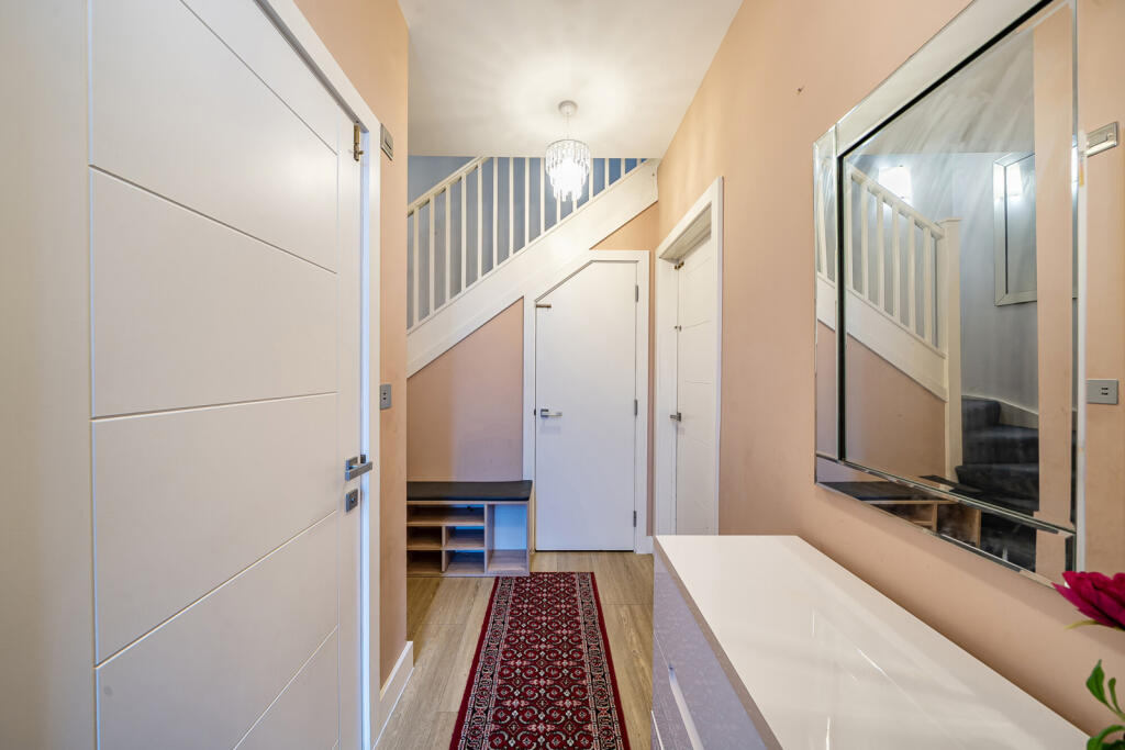 1347818-6-68b7063...