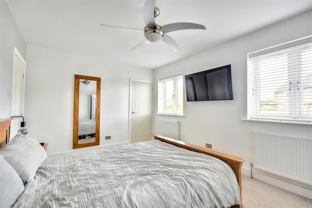 Bedroom 1_4.jpeg