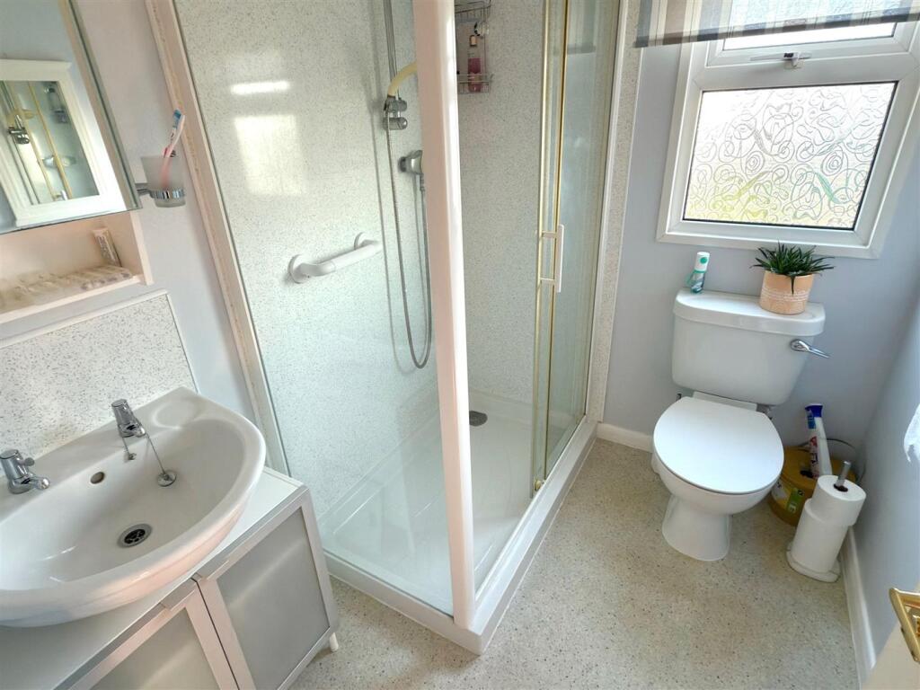 SHOWER.jpg