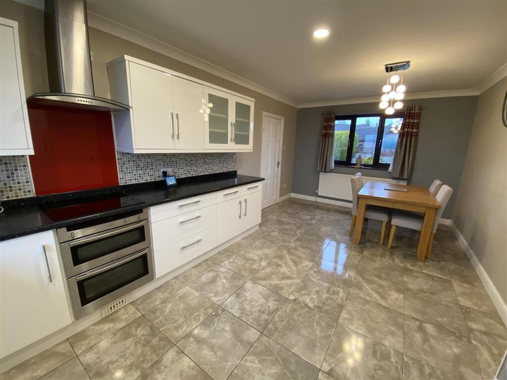 Kitchen: