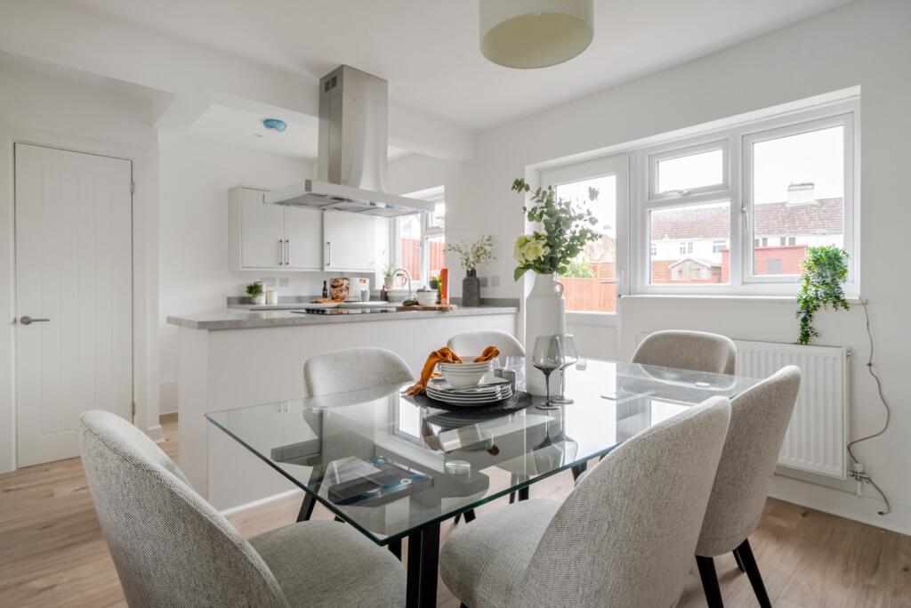 Kitchen/Dining Area