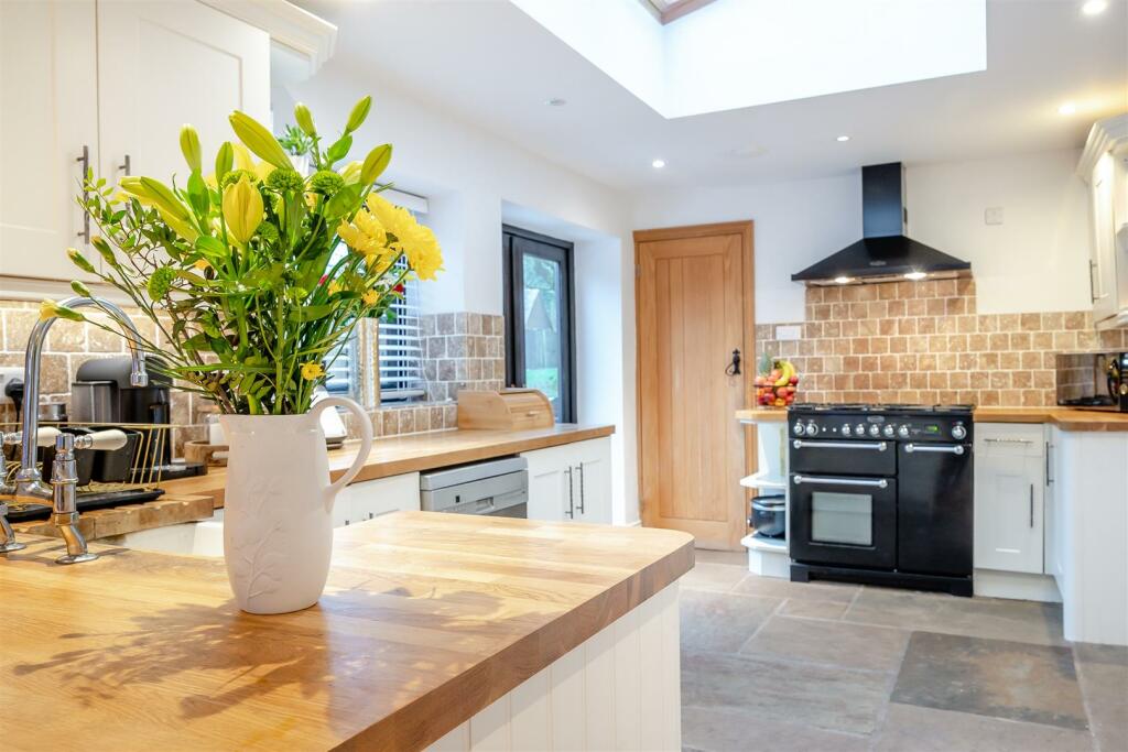 8582263-interior04.jpg