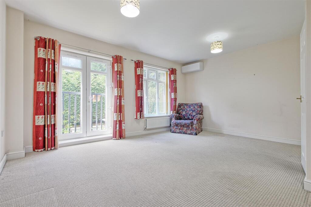 Living Room 3.jpg