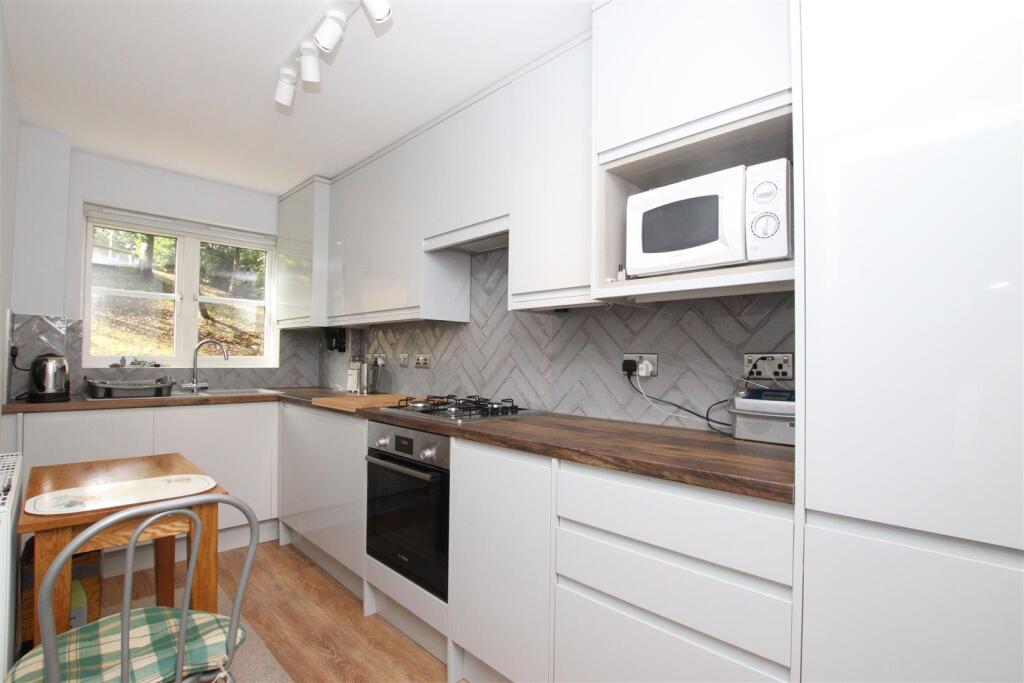 Kitchen.JPG