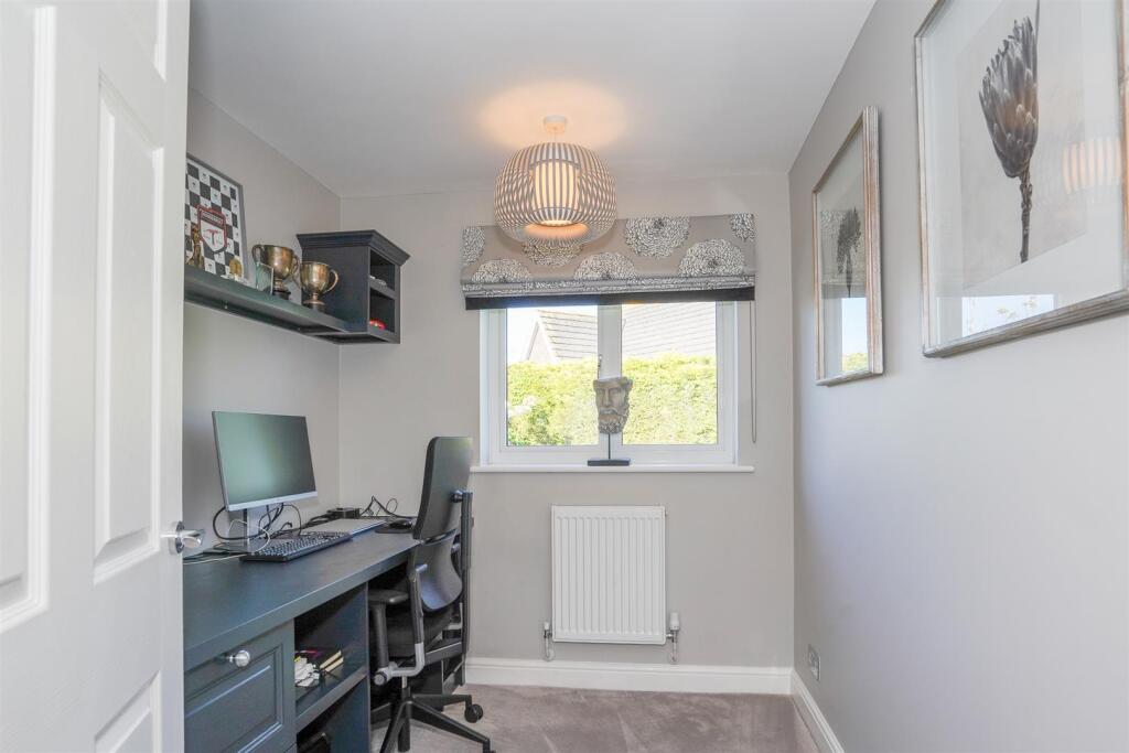 10 Alderman Way (11).jpg