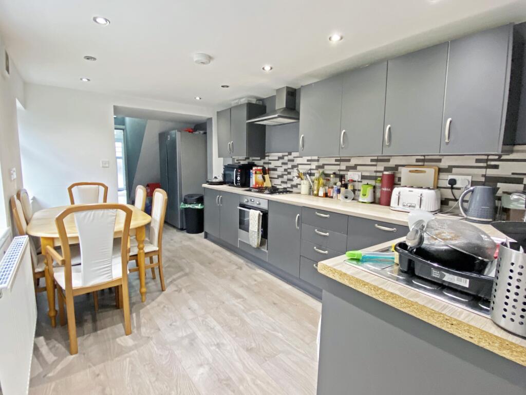 Kitchen_47Elm_b