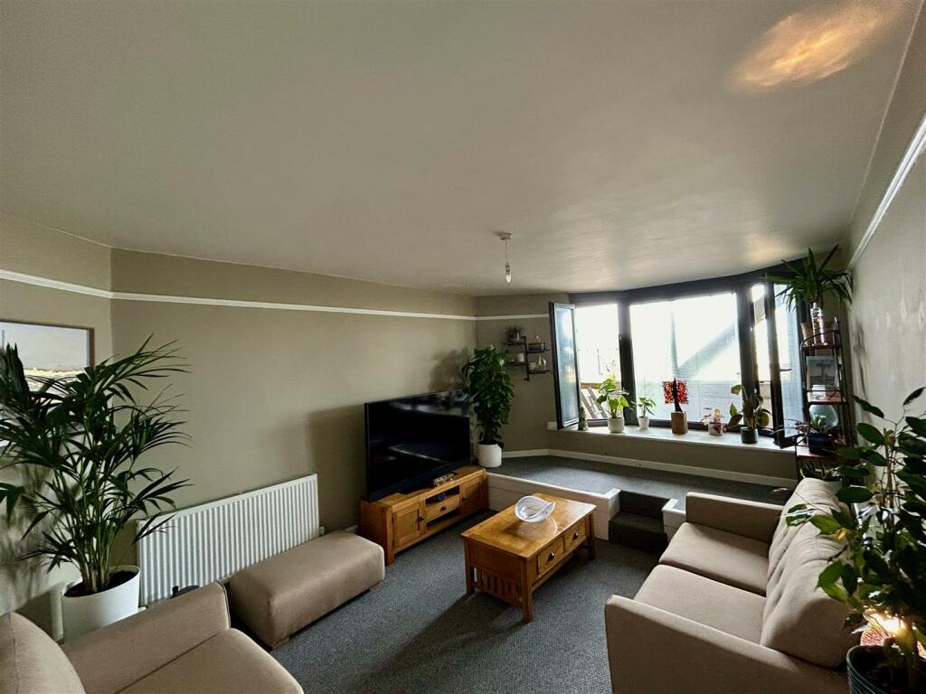 Living room new.jpg