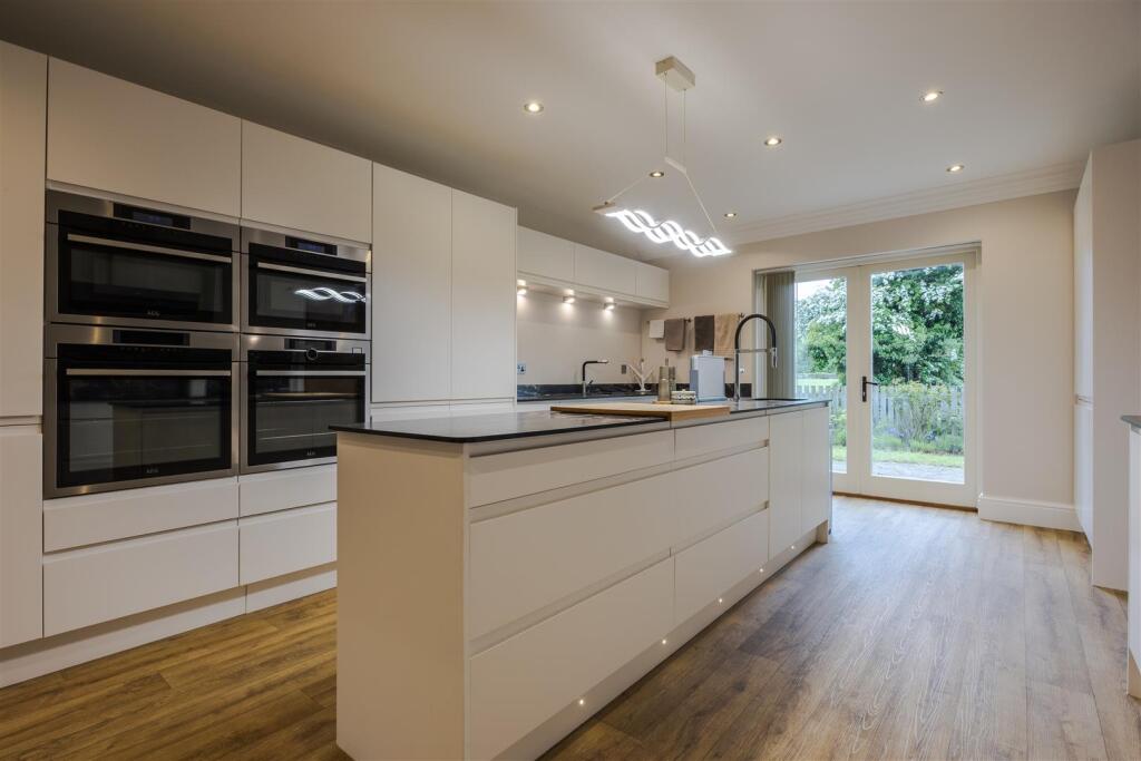 Kitchen diner