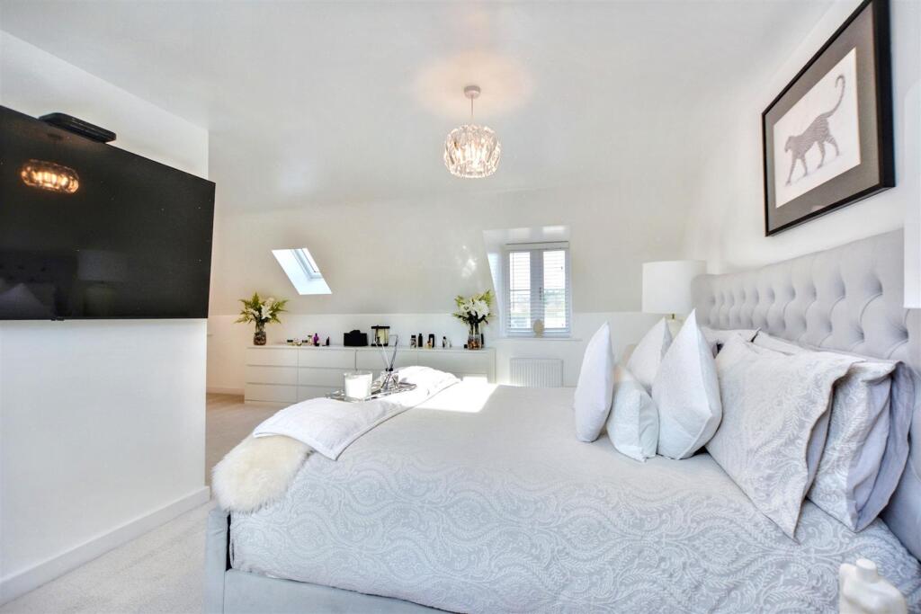 Bedroom 4_4.jpeg