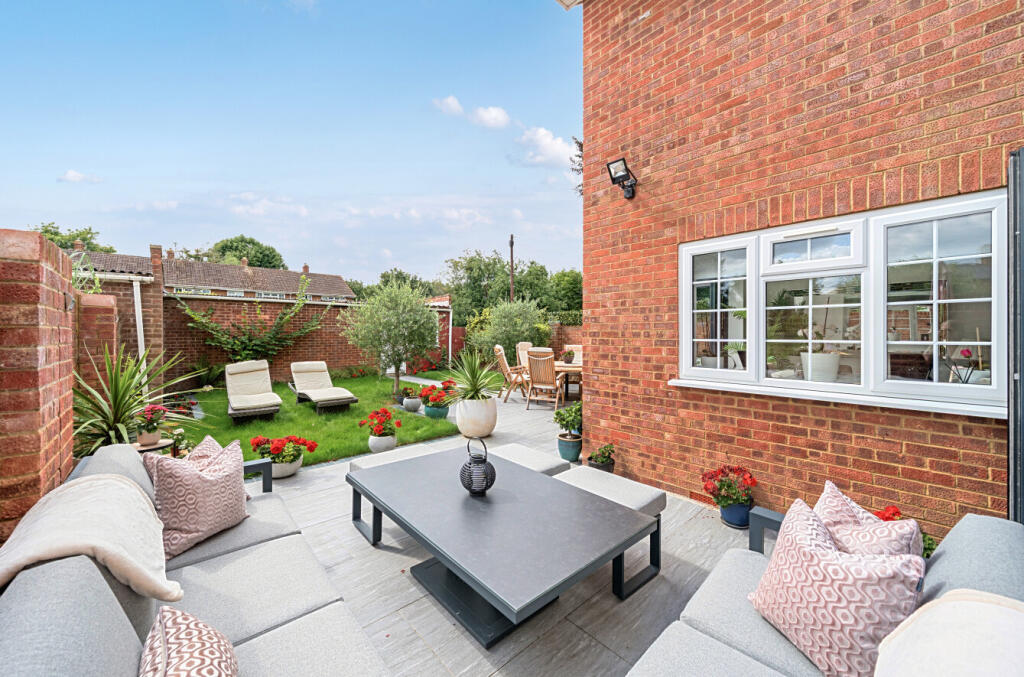 1330305-4-688b2d1...