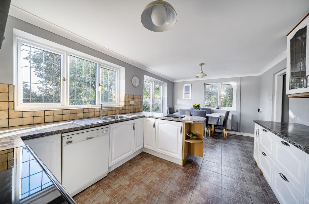 1371777-21-68fb53...