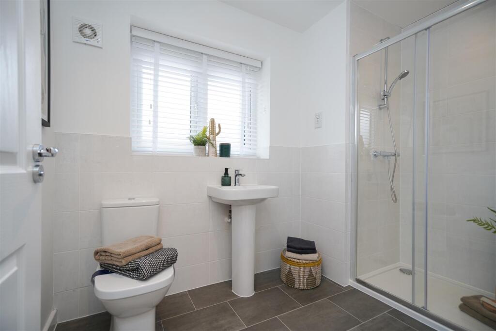 Crest Nicholson (29).jpg