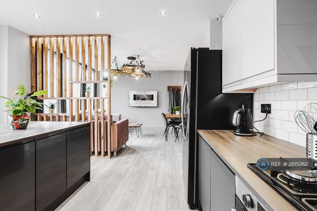 Shared Kitchen For Room 4
