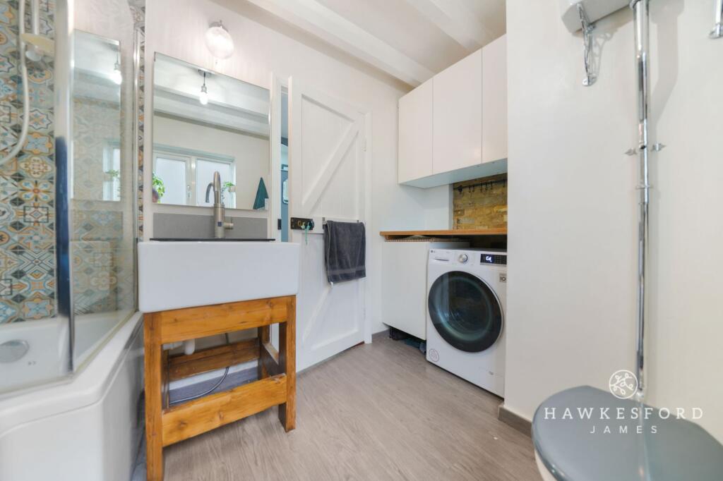 Deerton Street, Teynham - Bathroom