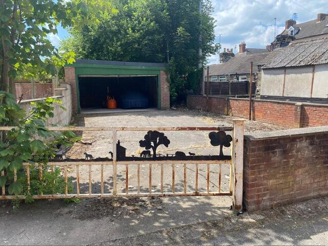 GARAGE 