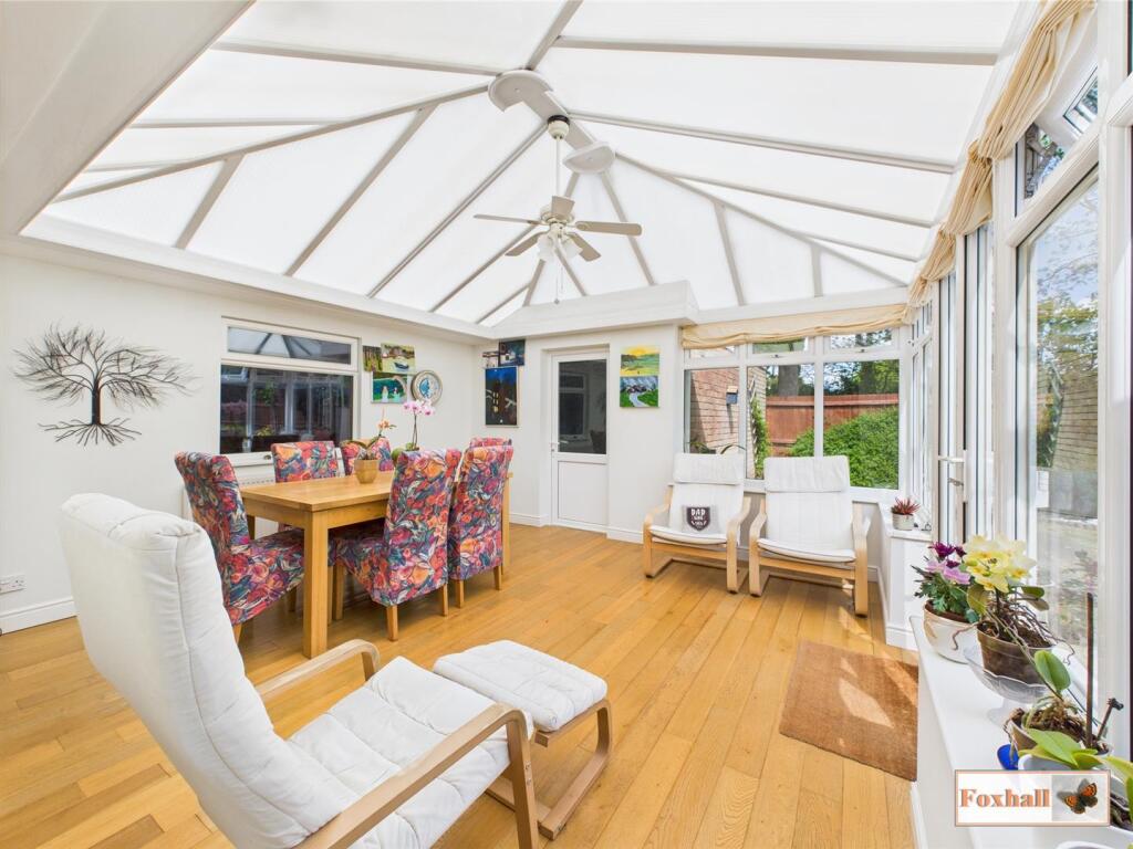 Conservatory/Dining Room