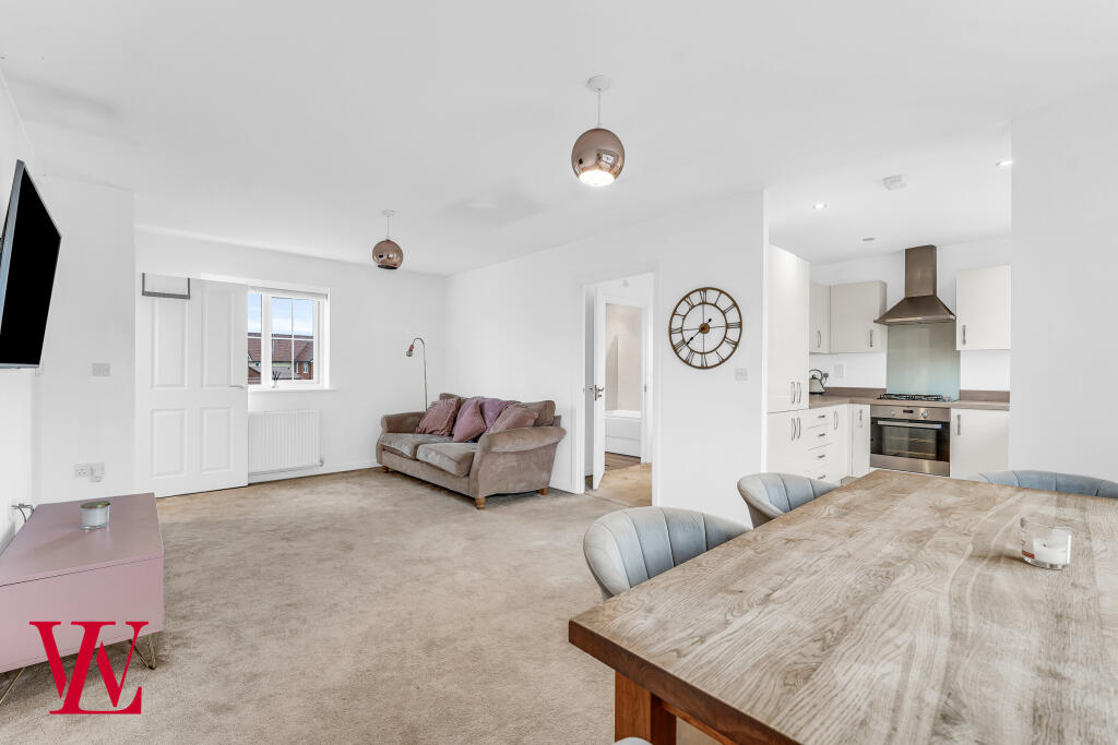 Lounge/Dining Area