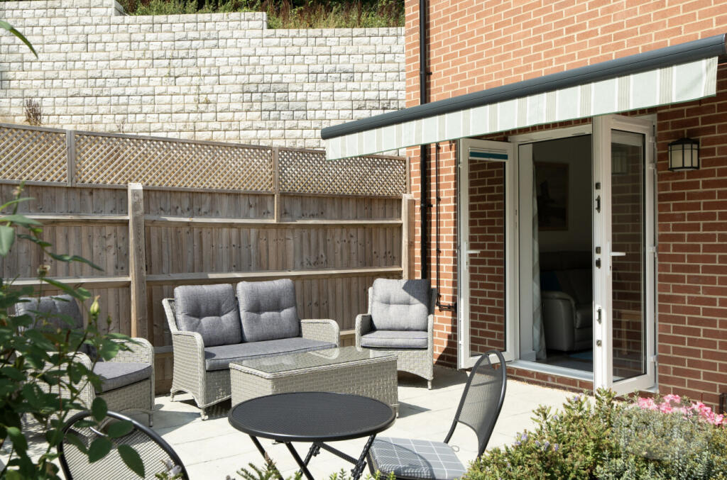 ffb982e9-0b09-4b9...