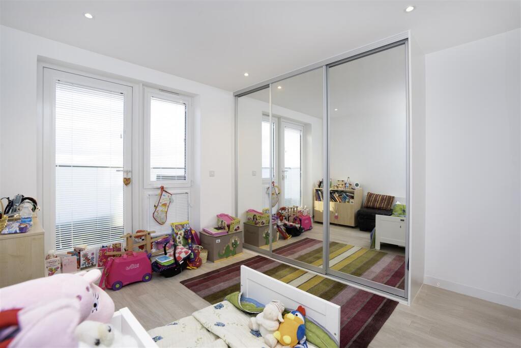 Davidson Frost-Wellings, DFW, Hallington Court, Ed