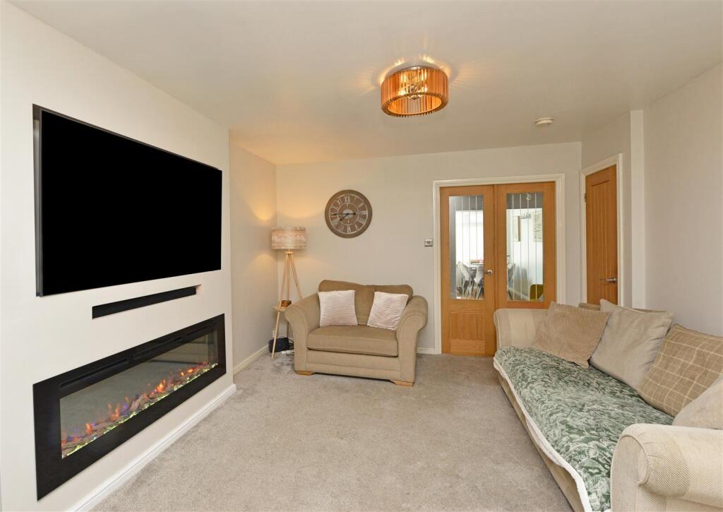 Living Room: