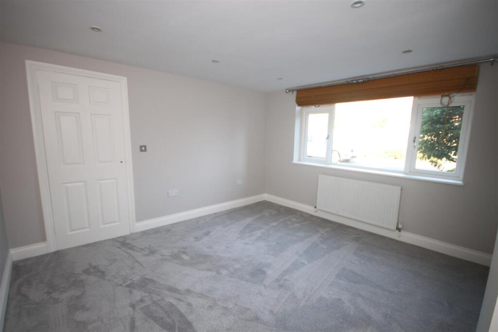 bed 1 other angle.JPG