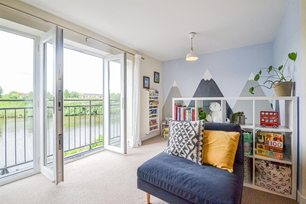 Juliet Balcony &amp; Play Area