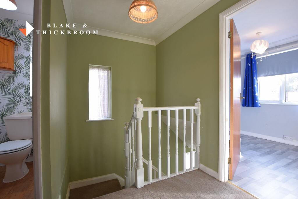 FIRST FLOOR LANDING