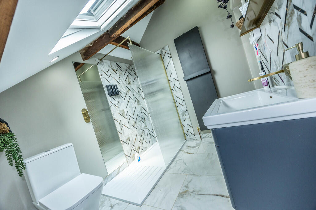 33WHLHudds-040625...