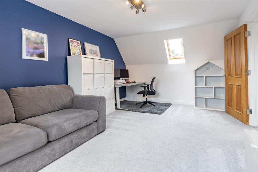 39 Kings Wood (18).jpg