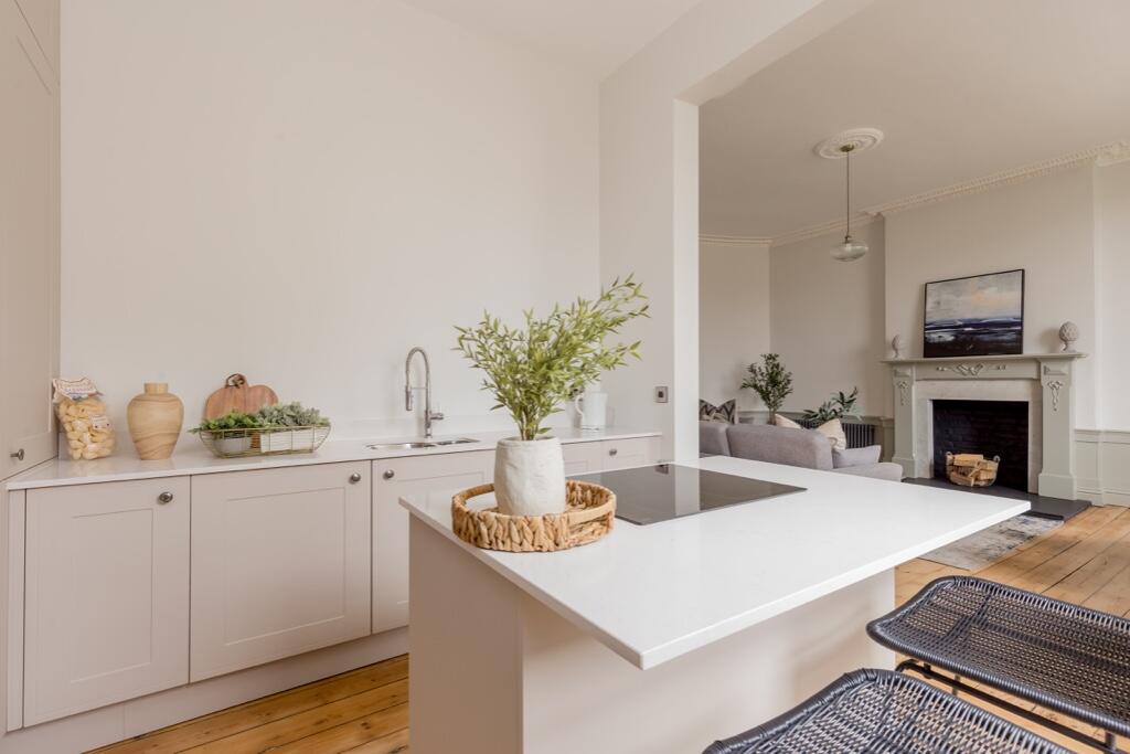 Island/Breakfast Bar