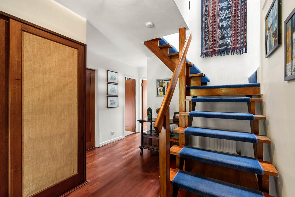 6 Hawkesworth Dri...