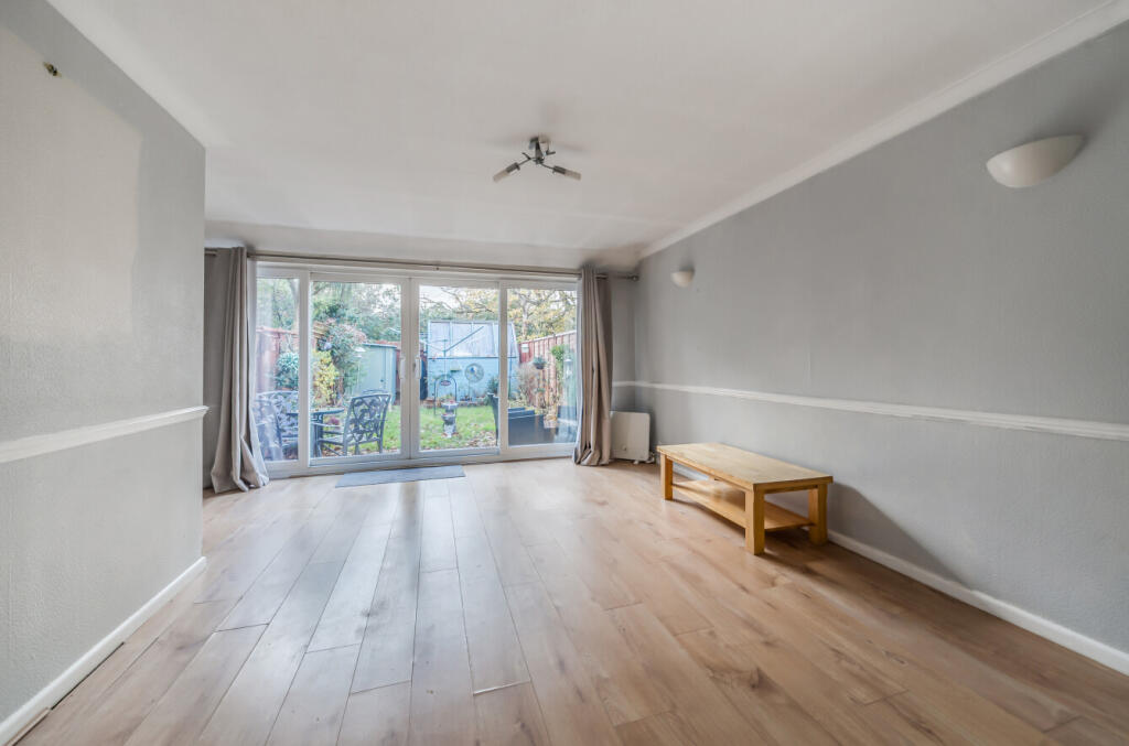 1381030-5-692598a...