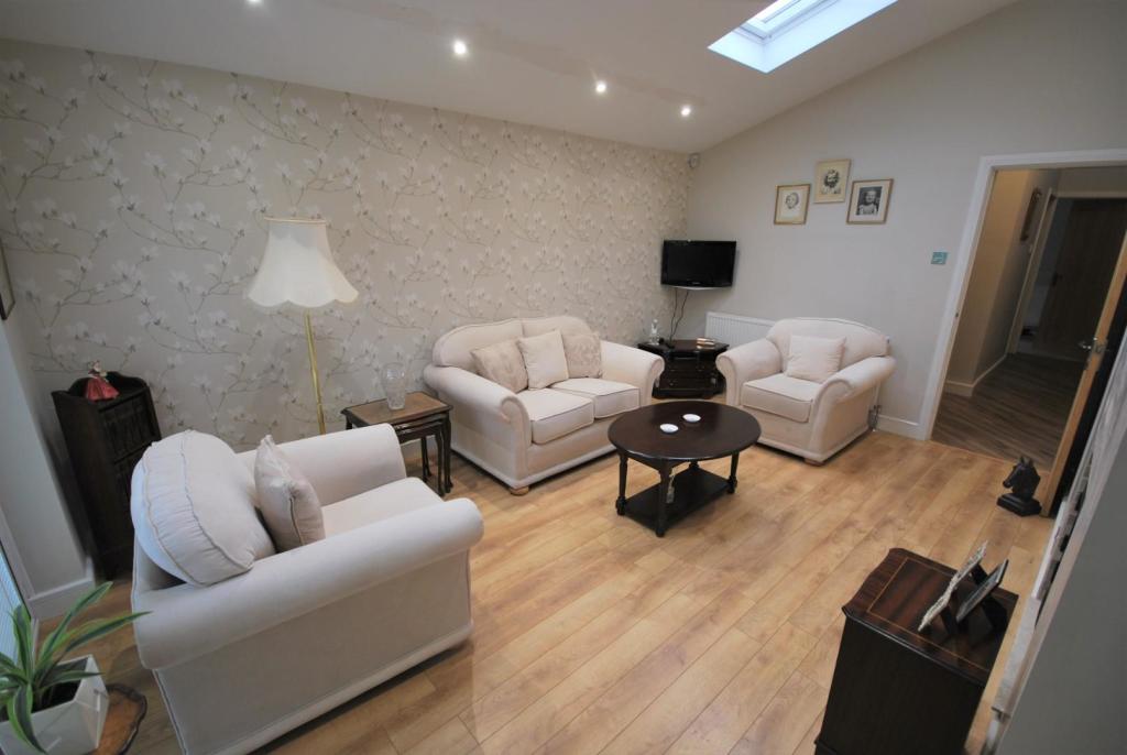9 Sunnymede Vale