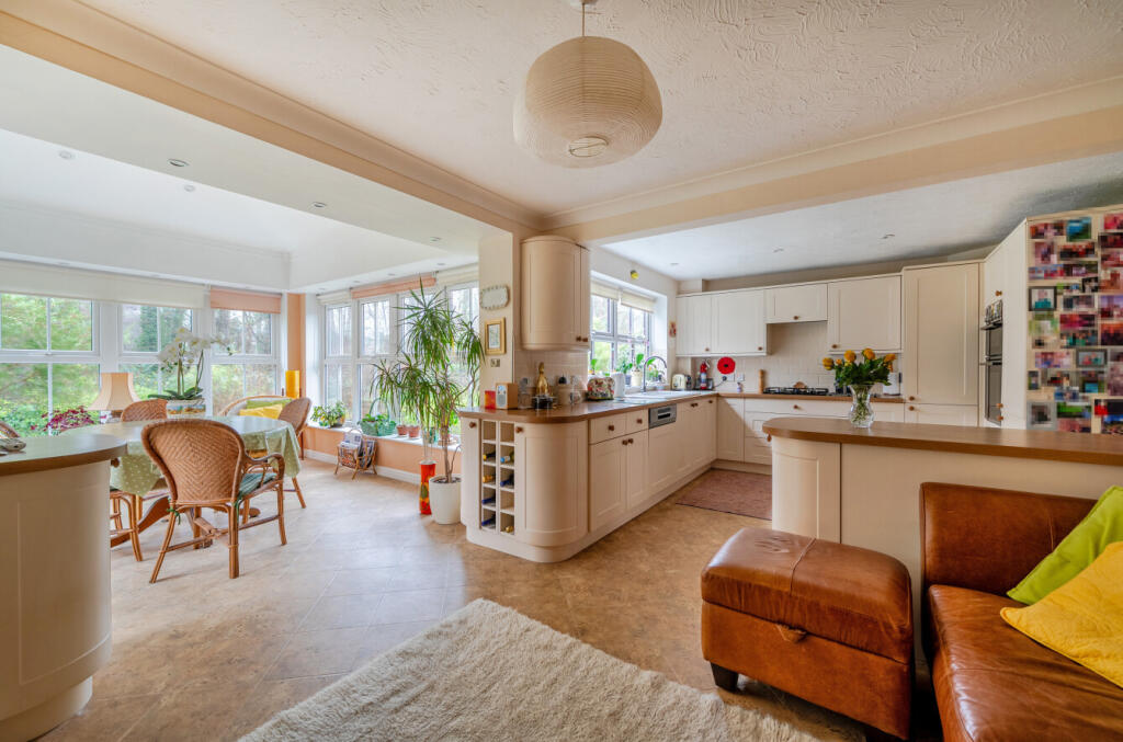 1393319-10-694418...