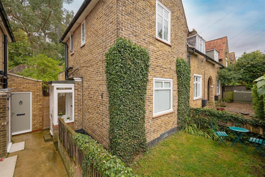 ] Sunnymead Road Hi-18.jpg