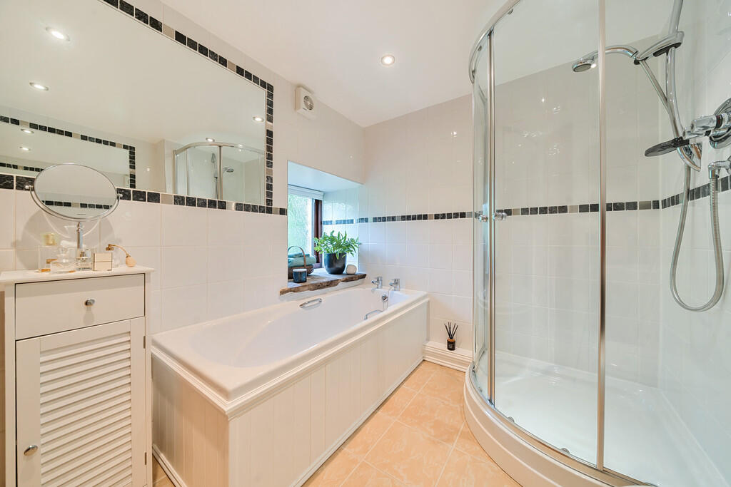 En Suite to Bedro...