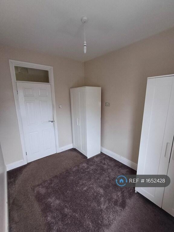 Bedroom 3 Image 2